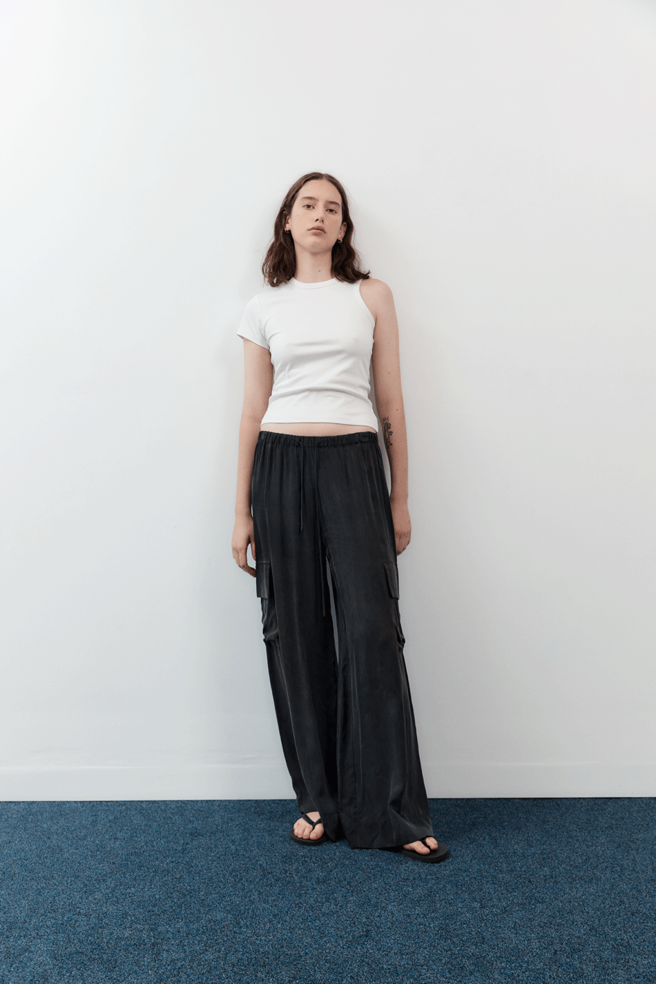 Load image into Gallery viewer, Drawstring Cargo Pant - Washed Black
