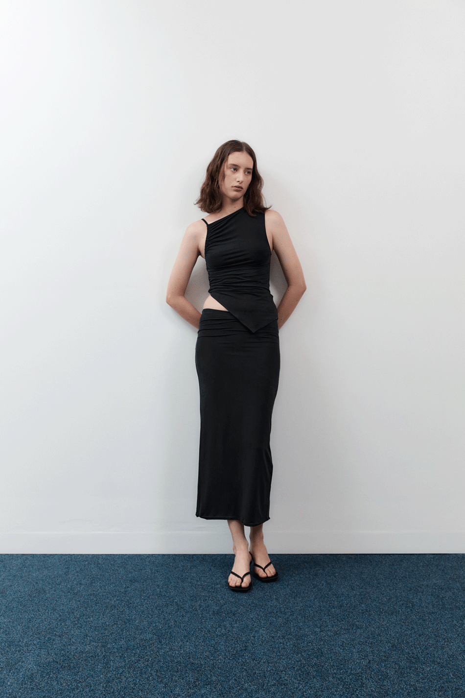 Load image into Gallery viewer, Midi Skirt - Black
