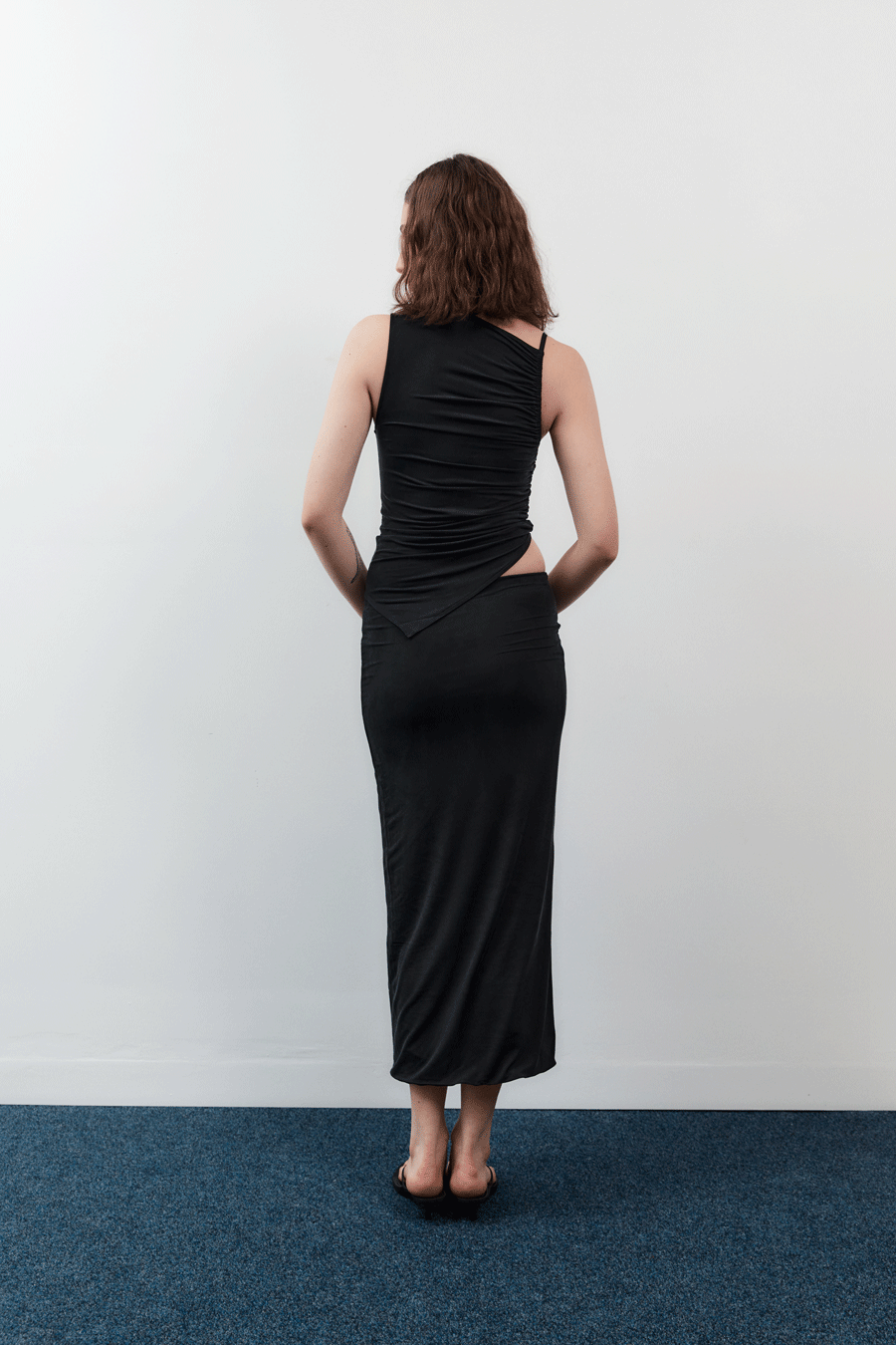 Load image into Gallery viewer, Midi Skirt - Black
