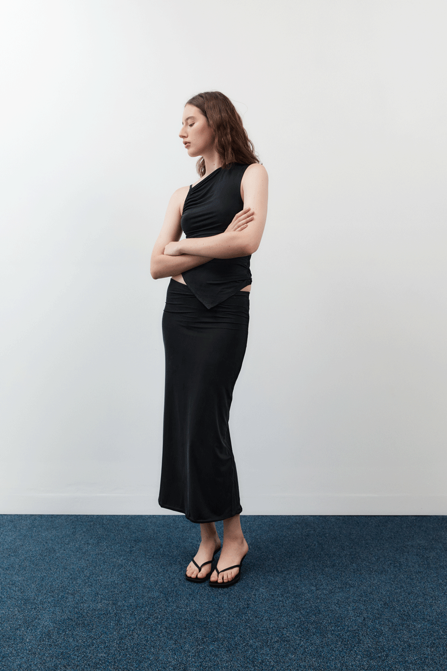 Load image into Gallery viewer, Midi Skirt - Black
